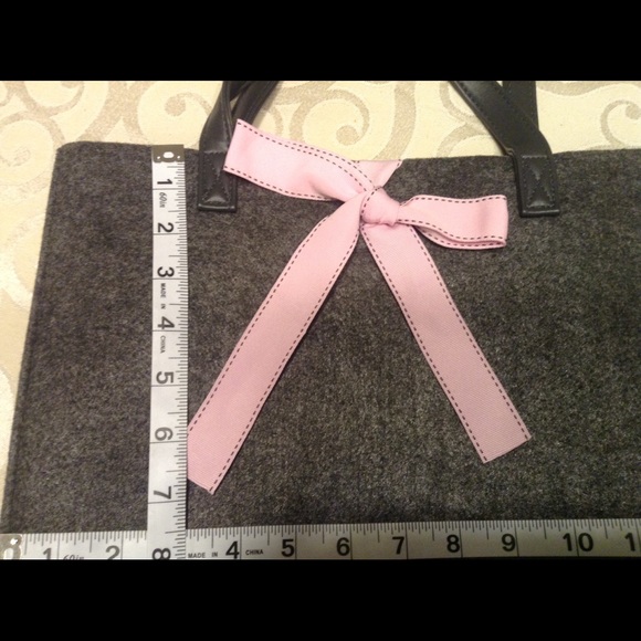 Wacoal  grey felt bag - Picture 5 of 5